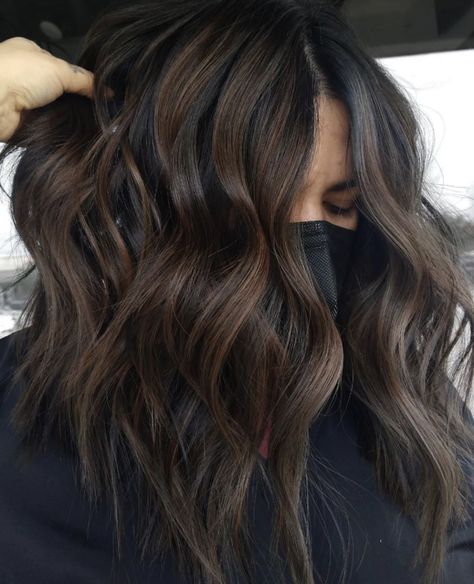 Sunkissed Hair Highlights, Warm Brunette Balayage, Chocolate Cherry Brown Hair, Cherry Brown Hair, Sunkissed Hair Brunette, Sunkissed Hair, Hair Stules, Brown Hair Trends, Warm Brunette