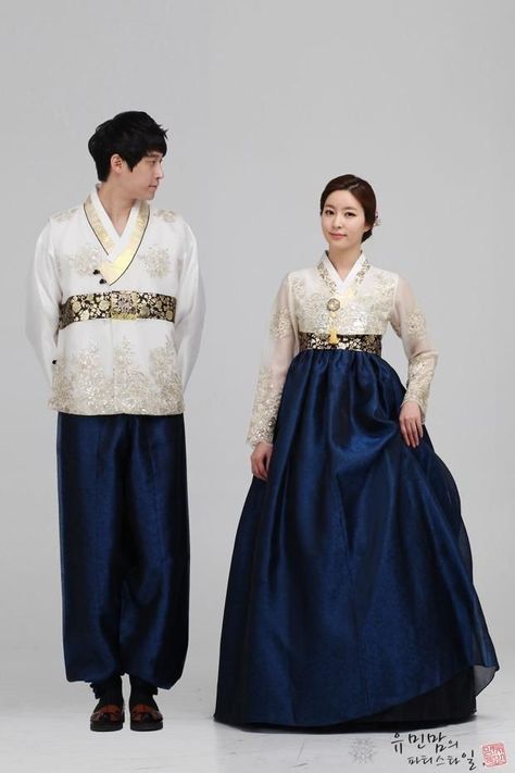 Hanbok Wedding Dress, Korean Traditional Dress Hanbok, Hanbok Wedding, Korean Wedding Dress, Traditional Asian Dress, Korean Traditional Clothing, Korea Dress, Korean Traditional Dress, Modern Hanbok