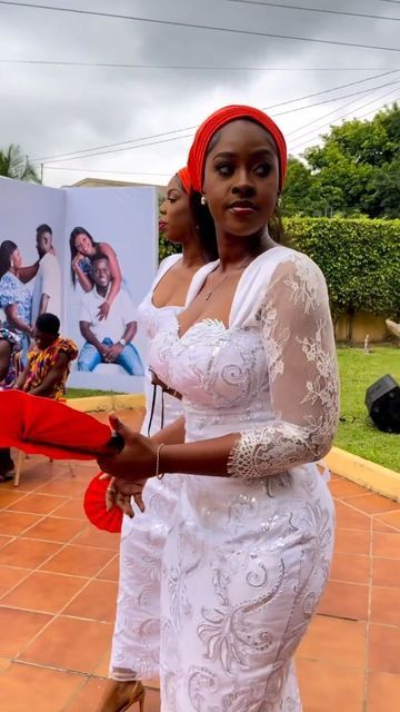 White Dress For Wedding Guest Classy, White Lace Styles In Nigeria, White Asoebi Lace Styles, White Asoebi, Lace Styles For Wedding Guest, Cord Lace Gown Styles, Lace Dress Styles Ghana, Native Wears, Lace Gown Styles