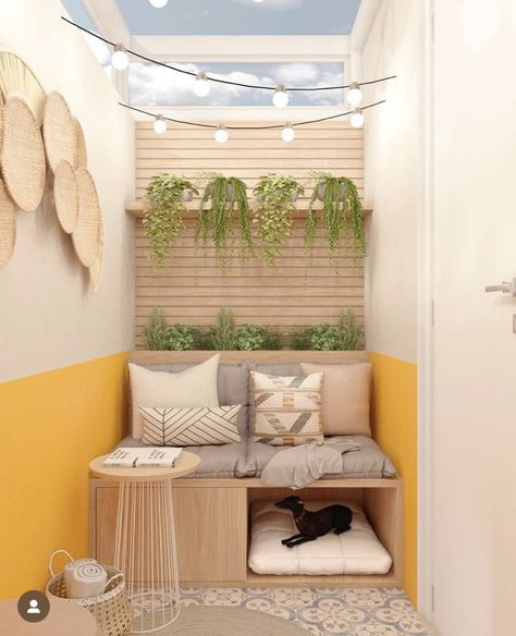 Balcony Ideas For Dogs, Dog Balcony Ideas, Balcony For Dogs, Narrow Balcony, Ideas Terraza, Small Apartment Furniture, Terrace Decor, Small Balcony Design, Small Balcony Decor