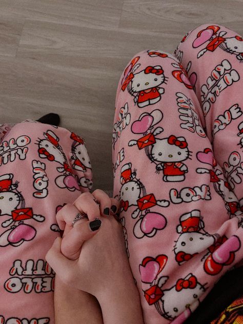 Hello Kitty Matching, Plush Pajama Pants, Cute Dreads, Hello Kitty Rooms, Kitty Clothes, Hello Kitty Clothes, Couple Pajamas, Matching Pjs, Kitty Images