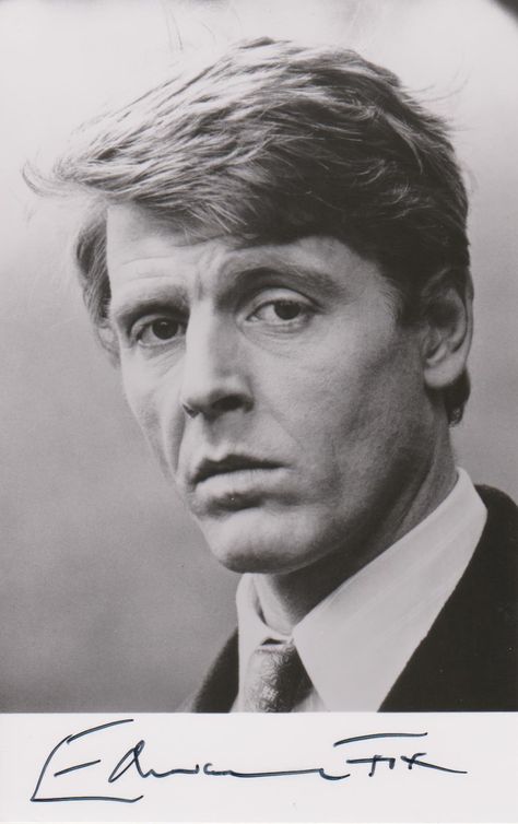 Edward Fox - actor The Jackal, Actors Male, Hot Actors, British Actors, Star Pictures, Movie Photo, Interesting Faces, Silver Screen, White Photo