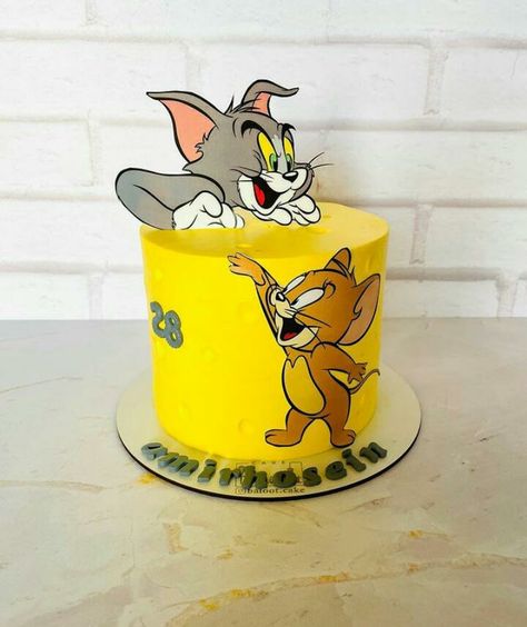 Cake Frosting Designs, Baby Cake Design, Tom And Jerry Cake, Sofia The First Cake, Pirate Ship Cakes, Tom Et Jerry, Butterfly Birthday Cakes, Winnie The Pooh Cake, Dad Birthday Cakes