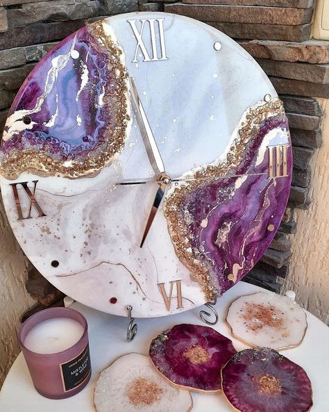 Resins Ideas, Diy Resin Painting, Rainbow Bookshelf, Diy Resin Gifts, Diy Resin Tray, Epoxy Resin Wall, Aesthetic Lighting, Resin Art Canvas, Resin Wall Clock