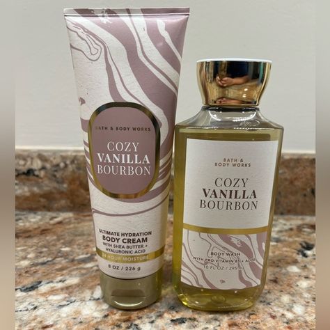 Bath and body works cozy vanilla bourbon body cream and body wash. Citrus Body Lotion, Vanilla Bourbon, Eucalyptus Tea, Shimmer Body Oil, Winter Candy Apple, Bath And Body Work, Home Body, Body Lotion Cream, Foaming Hand Soap