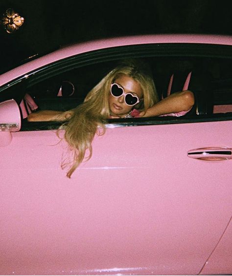 Paris Hilton Aesthetic, Pic Wall, Photowall Ideas, Pinterest Contest, Pink Life, Y2k Mcbling, 2000s Aesthetic, Looks Party, Pink Car