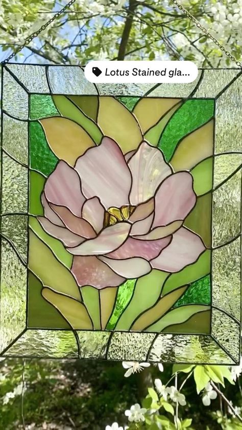 Stained Glass Lotus, Glass Lotus Flower, Flowers Stained Glass, Interior Decoration Ideas, Disney Stained Glass, Mosaic Tiles Crafts, Diy Stained Glass Window, Stained Glass Door, Mosaic Stained