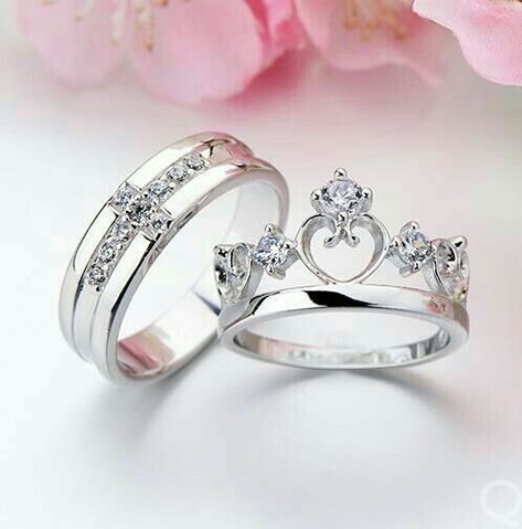 Wedding Rings Sets His And Hers, Couple Ring Design, Queen Rings, Couple Wedding Rings, Beautiful Wedding Rings, Couple Ring, Crown Ring, Couple Wedding, Silver Wedding Rings