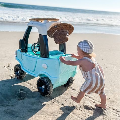 The Big One Photo Shoot, 6 Month Baby Picture Ideas Boy, Cozy Coupe Makeover, Surf Birthday Party, Surf Boy, Surfer Kids, Surf Birthday, Surf Party, Surfer Girls