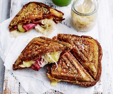 Toasted Sandwich Recipes, Chutney Sandwich, Cheese Toasties, Grilled Sandwiches, Croque Madame, Smoked Cheese, Toast Sandwich, Classic Breakfast, Winter Dinner Recipes