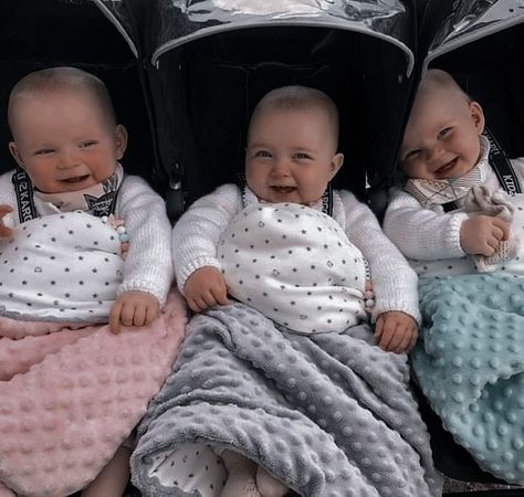 Triplet Newborn, Triplets Babies Newborns, Newborn Triplets, Triplet Babies, Cute Twins, Foto Baby, Dream Baby