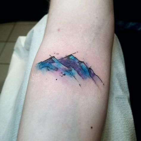 Watercolor Mountains Tattoo, Northern Lights Tattoo, Moutain Tattoos, Small Mountain Tattoo, Faith Tattoos, Mountain Tattoos, Tattoo Time, Knot Tattoo, Daughter Tattoos