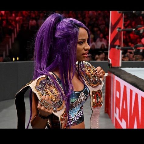 Sasha’s hair 💜😍 She needs to wear it like this and in a ponytail more often because she looks good #sashabanks #legitboss #bosstime… Sasha Banks Purple Hair, Wwe Women's Championship, Wwe Outfits, Mercedes Mone, Wwe Women's Division, Mercedes Varnado, Paige Wwe, Wwe Sasha Banks, Damian Priest