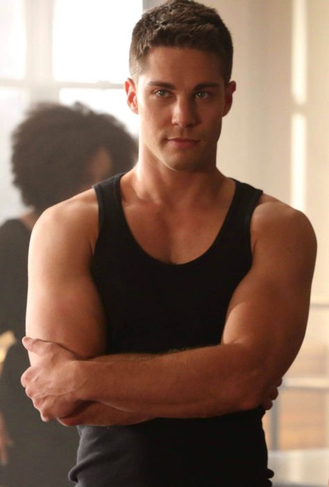 Dean Geyer (Brody from Glee) The things I would do to him ;) Dean Geyer, Men Tumblr, Hottest Male Celebrities, Dean Winchester, Male Face, Good Looking Men, Glee, Celebrities Male, Winchester