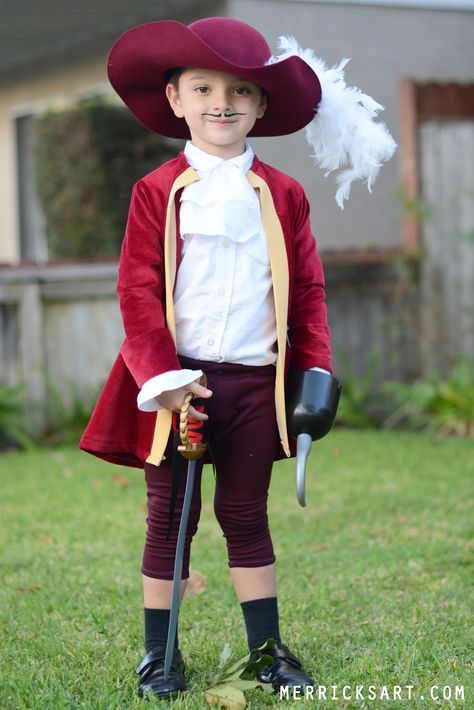 Merrick's Art // Style + Sewing for the Everyday Girl: HOMEMADE HALLOWEEN: PETER PAN AND CAPTAIN HOOK COSTUMES Captain Hook Halloween, Captain Hook Halloween Costume, Peter Pan Kostüm, Halloween Costume Ideas Diy, Hook Costume, Homemade Costumes For Kids, Costume Dinosaure, Captain Hook Costume, Jacket Tutorial