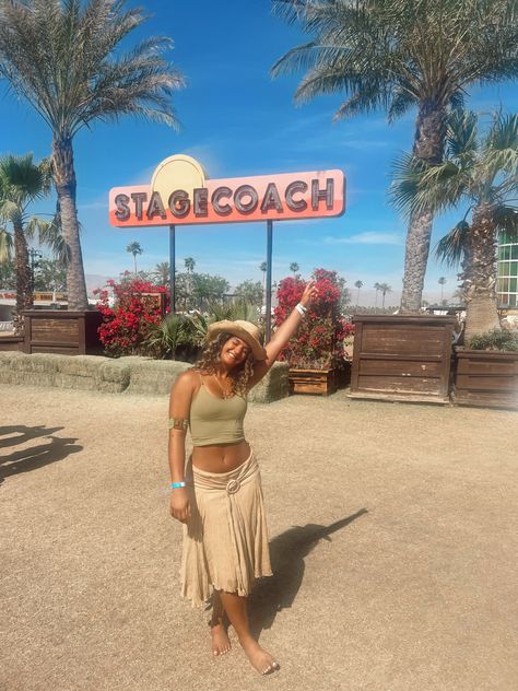 Stagecoach Captions, Stage Coach Aesthetic, Stagecoach Picture Ideas, Stage Coach Outfits, Stagecoach 2024, Stagecoach Outfits, Stagecoach Outfit, Cali Beach, Stagecoach Festival