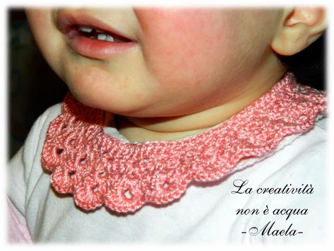 Ho realizzato un colletto all'uncinetto per decorare gli abitini della Bimba. Ha un tocco vintage che adoro!   Lo schema gratuito ... Crochet Necklace, Crochet Patterns, Collar, Crochet, Pattern