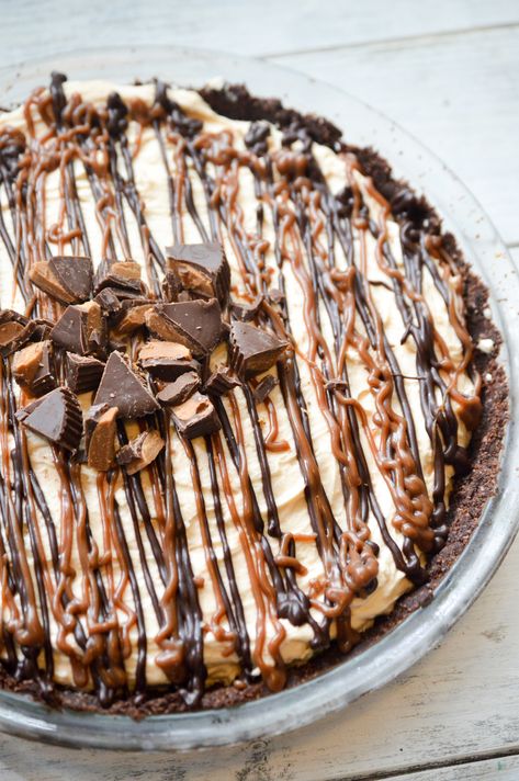 Keto Peanut Butter Pie, Sugar Free Peanut Butter, Keto Peanut Butter, Chocolate Peanut Butter Pie, Low Carb Low Sugar, Peanut Butter Cheesecake, Peanut Butter Desserts, Keto Cake, Keto Dessert Easy