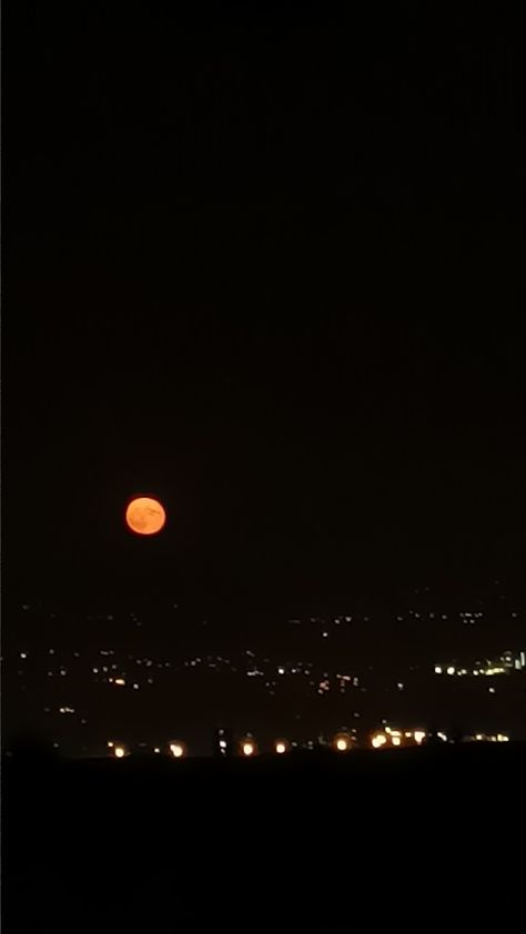 Full Moon Asthetics Photos, Full Moon Night Sky Photography, Full Moon Real Pictures, Orange Moon Snap, Moon Real Picture From Phone, Today's Moon Pic In India, Full Moon Aesthetic Photography, Full Moon Snapchat Story, Real Moon Pictures Photography