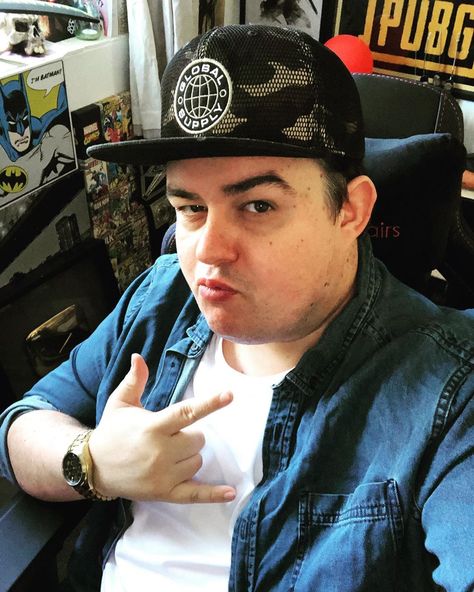 Daz Black, Daz Games, Tiny Steps, 7 August, Hair Color Light Brown, Light Hair Color, Sam And Colby, Very Funny Pictures, Father Figure