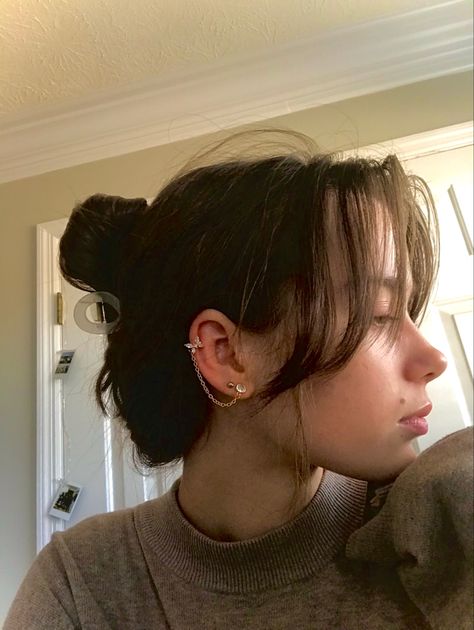 Curtain Bangs Behind Ear, Bun Hairstyles With Curtain Bangs, Long Side Curtain Bangs, Curtain Bangs Inspiration, Curtain Bangs Thick Hair, Exotic Hair Color, Fresh Haircut, Bangs With Medium Hair, Hair Inspiration Short