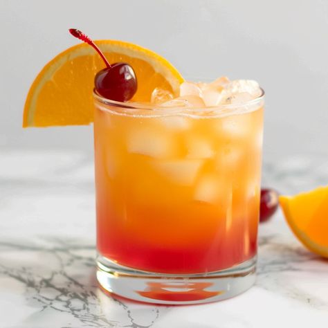 Sunrise Drink, Tequila Sunrise Recipe, Vodka Sunrise, Tequila Sunrise Cocktail, Orange Sunrise, Red Drinks, Orange Cocktails, Tequila Sunrise, Sharing Is Caring