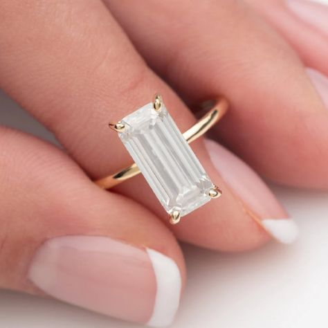 Hailey Bieber Engagement, Hailey Bieber Engagement Ring, Engagement Rings 4 Carat, Baguette Cut Ring, Baguette Engagement Ring, Green Sapphire Engagement, Green Sapphire Engagement Ring, Emerald Cut Engagement, Engagement Ring Prices