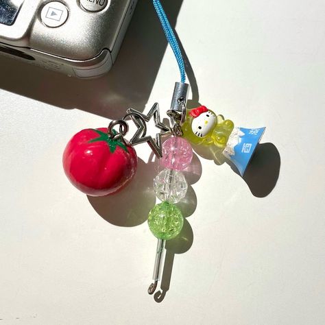 #gotochi #gotochikitty #tomato #charms #dango #phonestraps #keychain Foto Instagram, Charms, Beads, Quick Saves, Instagram