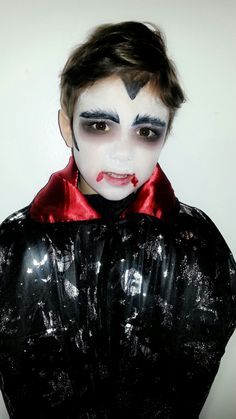 Kids Vampire Makeup, Creative Kids Halloween Costume, Dracula Makeup, Boy Halloween Makeup, Trending Halloween Costumes, Easy Vampire Makeup, Vampire Makeup Looks, Halloween Costumes Kids, Boy Makeup