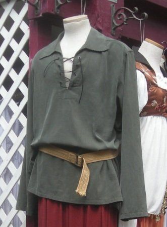 Not-poofy men's renaissance shirt Medieval Costume Diy, Medieval Fantasy Clothing, Peasant Clothing, Medieval Shirt, Ren Faire Costume, Medieval Garb, Medieval Clothes, Fair Outfits, Peasant Shirt