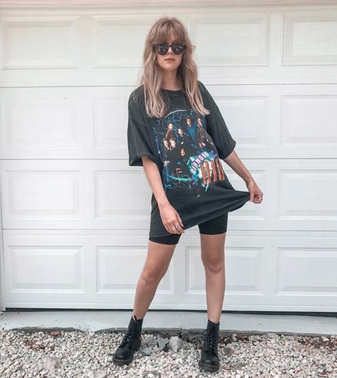 oversized tee, biker shorts, doc martens Biker Shorts And Oversized Shirt, Combat Boot Outfits, Oversize Tshirt Outfits, Haunting Adeline, Outfit Oversize, Biker Shorts Outfit, Shirt Dress Outfit, Doc Marten, Outfits Rave