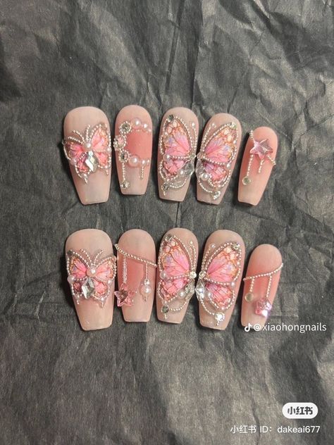 Nails Xiaohongshu, Rave Nails, Caviar Nails, Kutek Disney, Tato Henna, Fake Nails Designs, Fesyen Rambut, Beauty Nails Design, Pretty Nail Art Designs