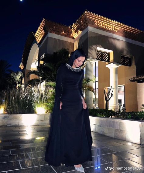 Modest Dresses Soiree, Long Sleeve Soiree Dress, Hijabi Formal Dresses, Hijabi Dresses Soiree Simple, Prom Dresses For Hijabis, Prom Dresses Hijab, Black Dress Hijab, Hijabi Prom Dress, Hijabi Dresses Soiree