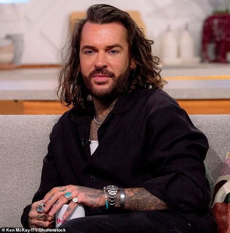 Pete Wicks breaks his silence on 'bedding I'm A Celeb star's girlfriends' after the lothario was confronted by a furious Nick Pickard Check more at https://maholicious.com/pete-wicks-breaks-his-silence-on-bedding-im-a-celeb-stars-girlfriends-after-the-lothario-was-confronted-by-a-furious-nick-pickard/ Nick Pickard, Pete Wicks, Wicks, Stars, Quick Saves