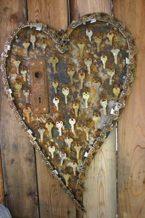 Diy Key Projects, Old Key Crafts, Key Crafts, Key Projects, Upcycle Garden, Old Keys, Heart Wall Decor, Diy Upcycling, Diy Valentines Crafts