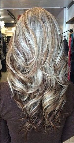 White chocolate & dark chocolate hair colors Dark Chocolate Hair Color, Chocolate Blonde, Dark Chocolate Hair, Hair Color Chocolate, Chocolate Hair, Blending Gray Hair, Balayage Brunette, Hair Color And Cut, Hair Color Balayage