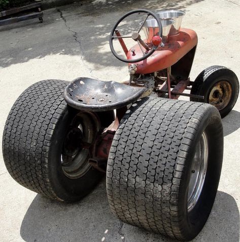 Wheel Horse Tractor, Lawn Mower Racing, John Deere Garden Tractors, Garden Tractor Pulling, Custom Rat Rods, Rat Rod Trucks, Rat Rod Pickup, Homemade Tractor, Kids Wagon