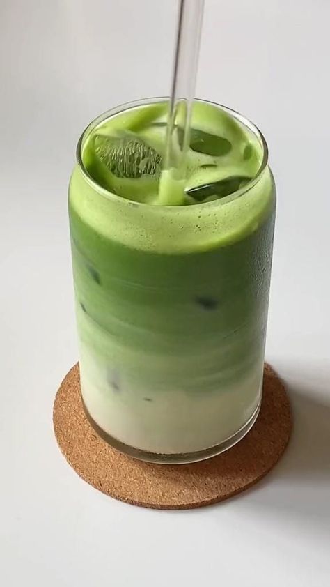 Matcha Pictures, Matcha Drink Recipes, Matcha Lover, How To Make Matcha, Iced Drinks Recipes, Cold Coffee Recipes, Matcha Tea Powder, Ceremonial Grade Matcha, Matcha Drink