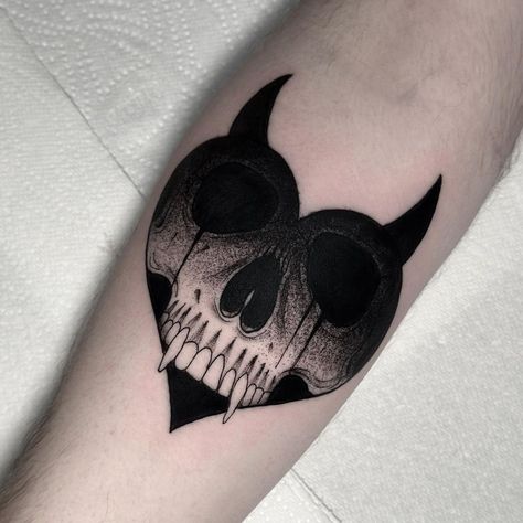 90s Tattoos, Best Cover Up Tattoos, Emo Tattoos, Black Skull Tattoo, Nostalgic 90s, Food Tattoos, Wicked Tattoos, One Piece Tattoos, Scary Tattoos