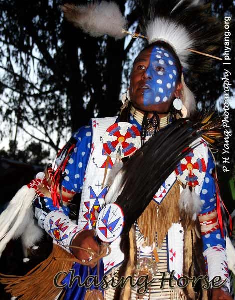 YouTube Nathan Chasing Horse | Chasing Horse - Lakota Sioux Blackfoot Tribe, Native American Face Paint, Blackfoot Indian, Aboriginal American, Native American Regalia, Native American Pictures, Indian Tribes, Native American Artifacts, Native Design