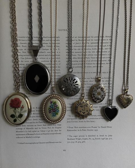 New arrivals today!! Vintage & preloved lockets — www.vaiges.com | Free Worldwide Shipping Dark Academia Jewelry, Dark Academia, Locket