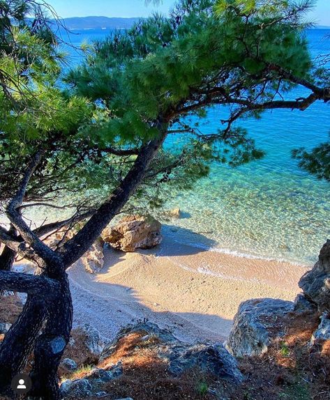 Makarska Riviera, Sea Croatia, Croatia Holiday, Holiday Tips, Lovely Photo, Croatia Travel, Island Beach, Disney Wallpaper, Double Tap