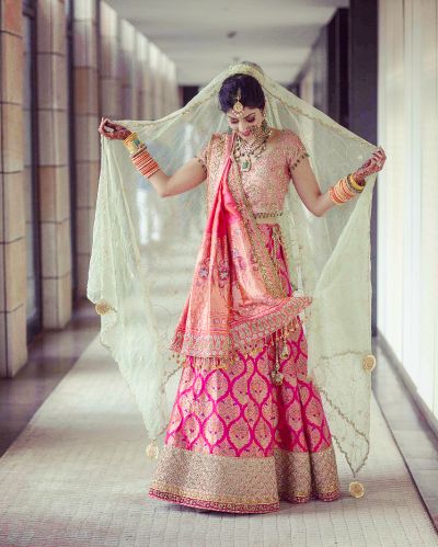 Two Is Better: 10+ Real Brides Who Wore The Most Unique Second Dupatta | WedMeGood Bride Possess, Zardosi Lehenga, Banaras Lehenga, Dupatta Ideas, Bride Sarees, Veil Shots, Lehenga Bridal, Muslim Wedding Dresses, Shots Ideas