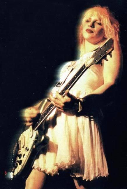 Courtney Love 90s, Courtney Love Hole, Kurt And Courtney, Frances Bean Cobain, Women Of Rock, Still Love Her, Riot Grrrl, Courtney Love, Female Musicians