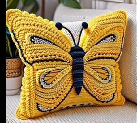 Crochet Butterfly Pillow, Yarn Diy Projects, Crochet Cushion Covers, Crochet Pillow Patterns Free, Crochet Cushion Pattern, Octopus Crochet Pattern, Cushion Cover Pattern, Crochet Cushion, Butterfly Pillow