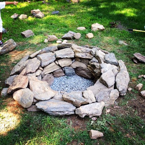 Fieldstone Fire Pit, Creek Rock Fire Pit, Beautiful Outdoor Firepits, Natural Rock Fire Pit, Fire Pit Natural Stone, Natural Fire Pit, Fire Pit Essentials, Outside Fire Pits, Brick Fire Pit