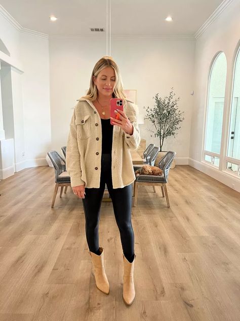 Fuzzy Shacket Outfit, Beige Shacket Outfit Women, Tan Sherpa Jacket Outfit, White Sherpa Jacket Outfit, Beige Shacket Outfit, Trendy Mom Outfits Fall, Shacket Outfits, Black Leggings Outfit Fall, Shacket Outfit Women