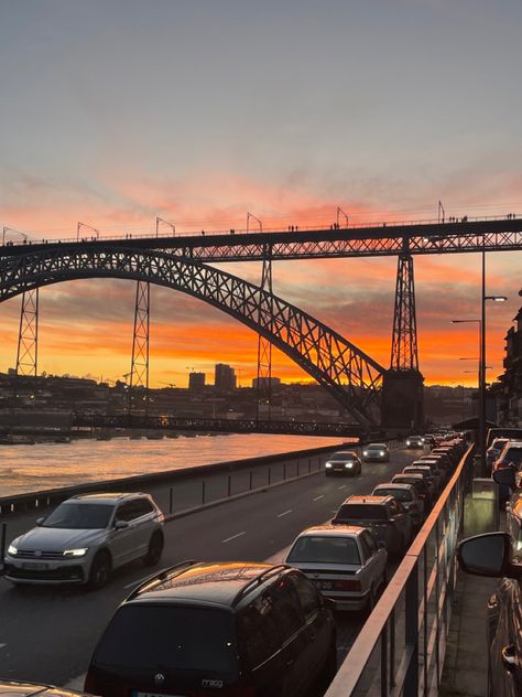 Porto Aesthetic, Portugal Sunset, Portugal Vacation, Porto Portugal, Cute Relationship Goals, Island Life, Study Abroad, Sea Life, Travel Journal