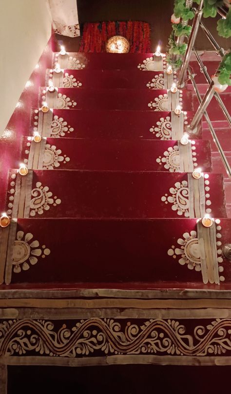 Puja Ghar Decoration Ideas, Diwali Alpona Design, Staircase Rangoli Designs, Kolka Design Patterns, Bengali Kolka Design, Diwali Alpona, Painting Designs On Walls, Diwali Kolam Design, Alpona Design Bengali