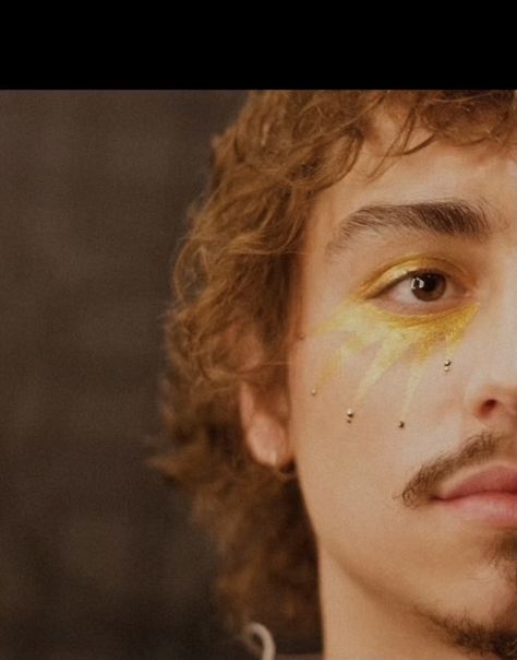 Greta Van Fleet Makeup Looks, Greta Van Fleet Concert Makeup, Gvf Concert Makeup, Greta Van Fleet Aesthetic Outfit, Josh Kiszka Makeup, Male Fairy Makeup, Genderless Makeup, Greta Van Fleet Makeup, Gvf Outfit